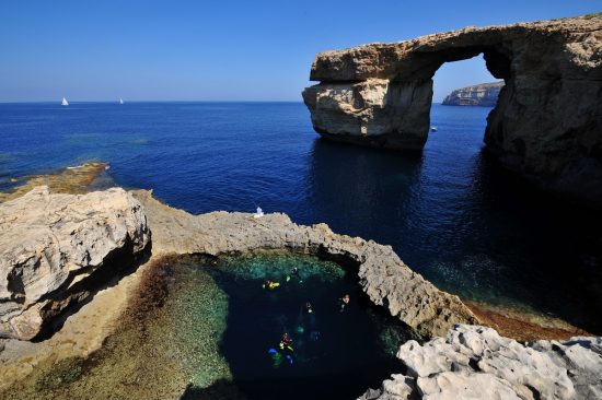 2017_04_28_Gozo_Azure_Boulders_3